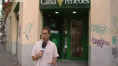 Atracan una sucursal bancaria en Jorge Juan  y amenazan a los empleados con pistola y machete