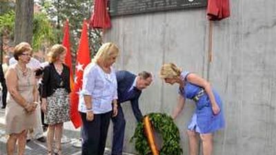 Aguirre inaugura el nuevo parque en homenaje a las Víctimas del Terrorismo en Valdemoro