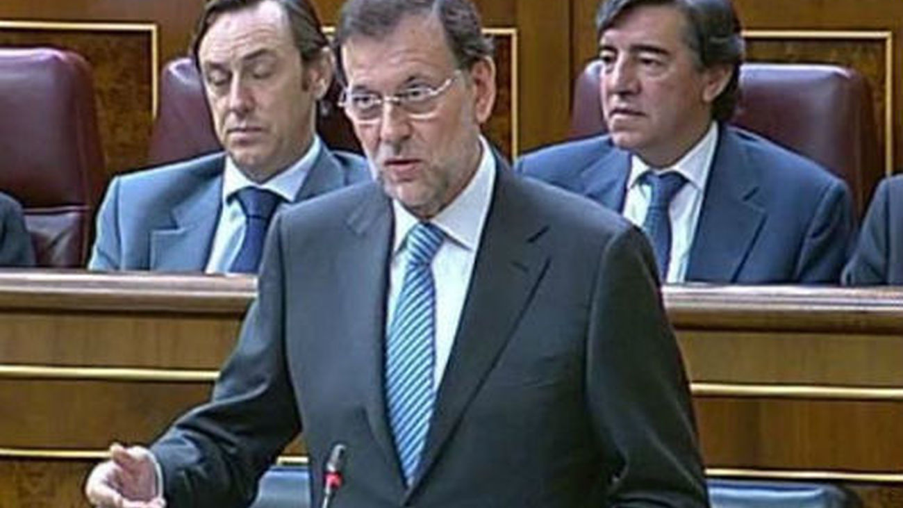 Rajoy cuenta con el respaldo del PSOE ante la cumbre de Bruselas