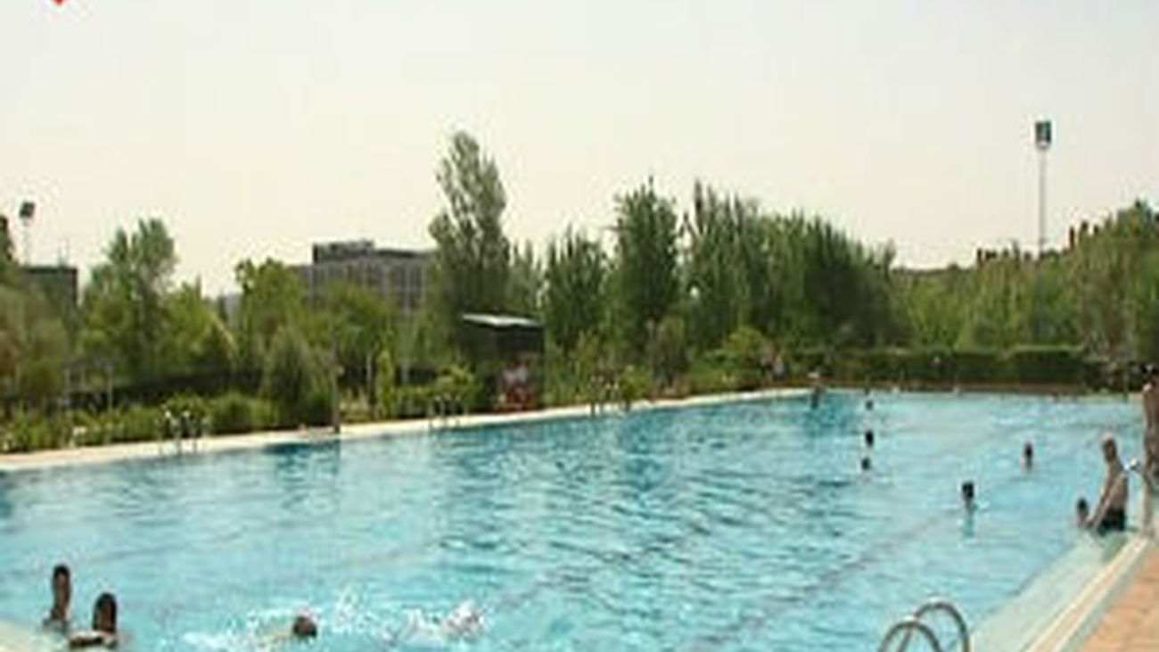 El reglamento de las piscinas prevé importantes sanciones para quienes insulten a los trabajadores