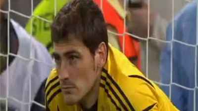 Iker Casillas sigue imbatido en las eliminatorias de fases finales