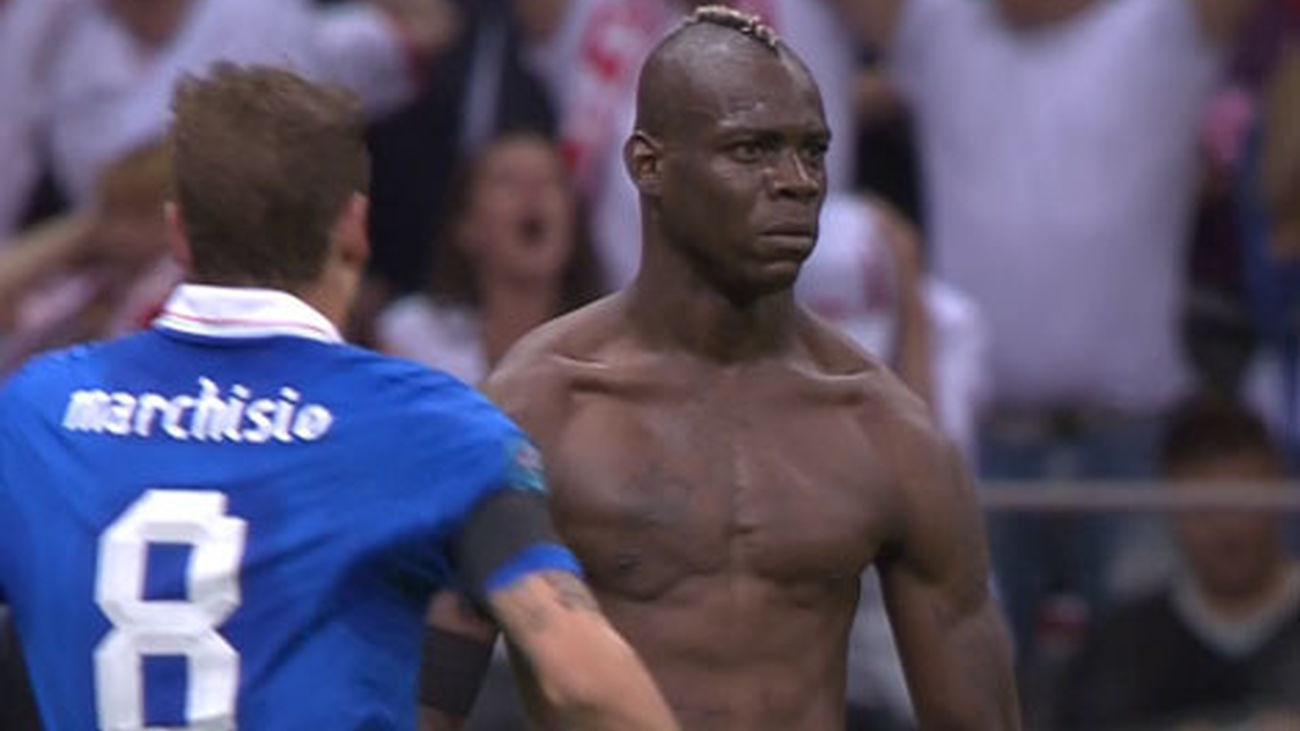 Celebración de Balotelli