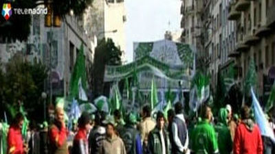 Los sindicatos arrementen contra la "soberbia" de Cristina Fernández en la huelga general