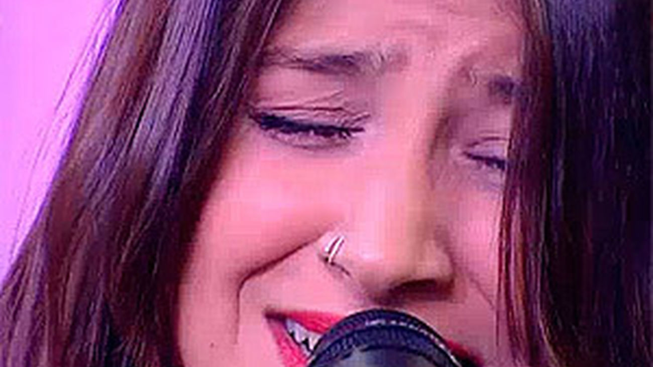 Georgina canta en directo su éxito 'Rara'