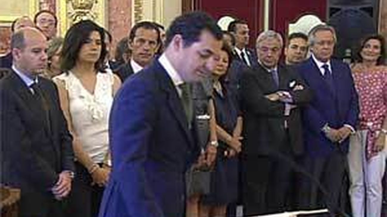 El presidente y los nuevos consejeros de RTVE juran  sus cargos en el Congreso de los Diputados