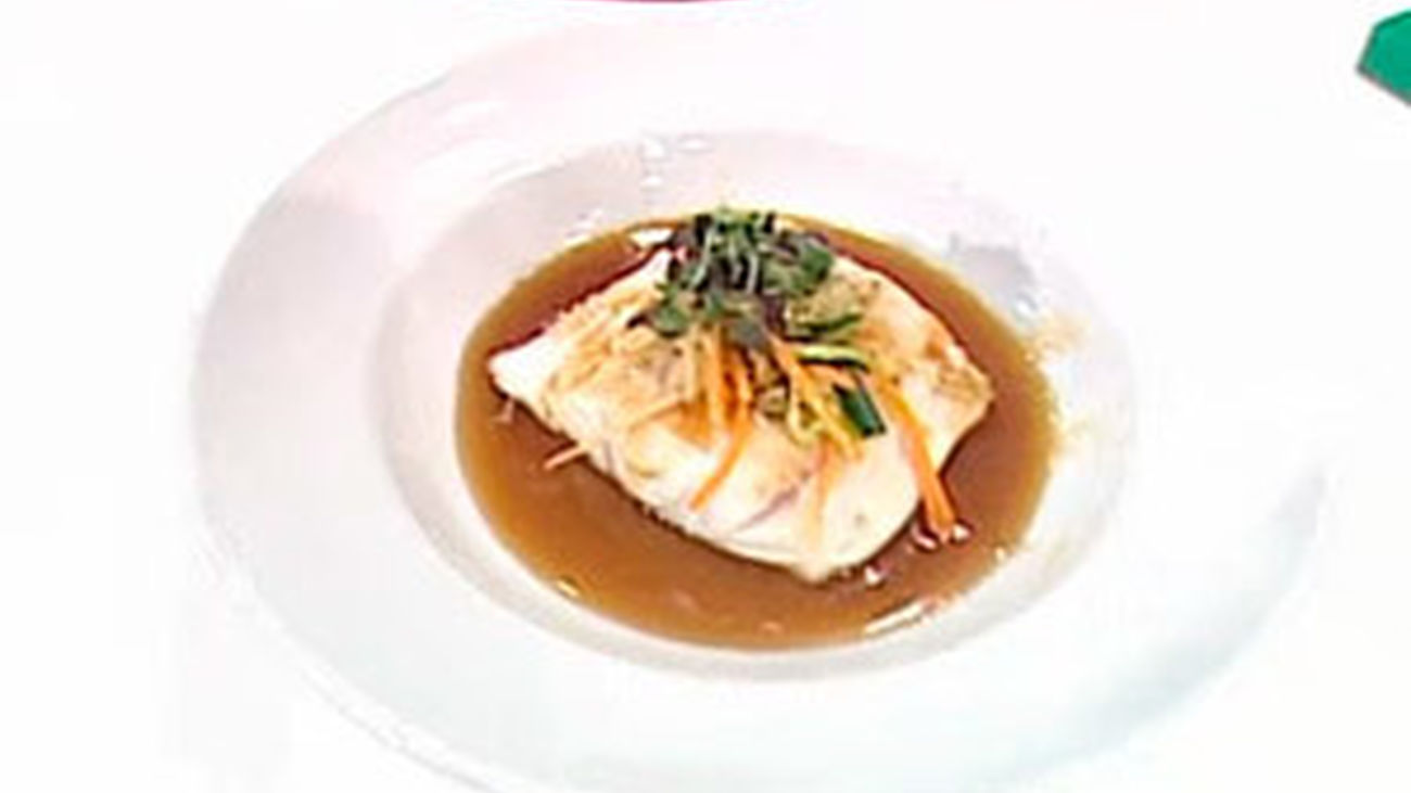 Lubina con caldo y verduras thai en sólo 5 minutos
