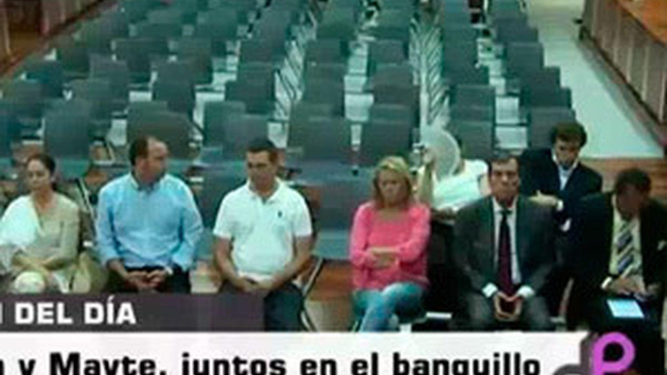 La imagen más esperada: Pantoja, Muñoz y Zaldívar, en el banquillo