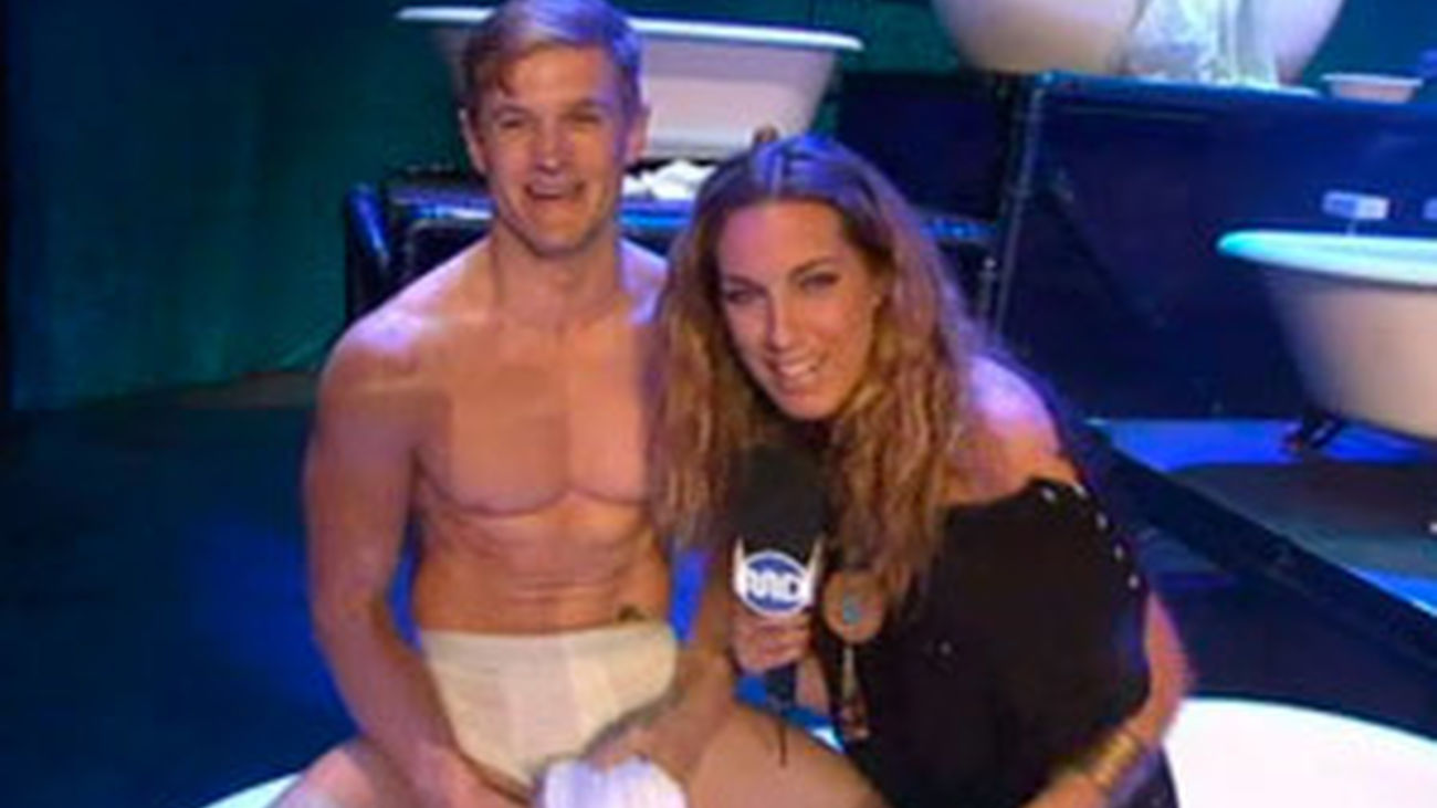 Soap, El show de la bañera