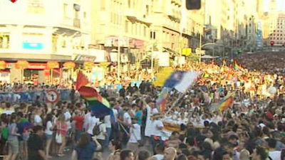 Una masiva marcha reclama la vigencia del matrimonio gay