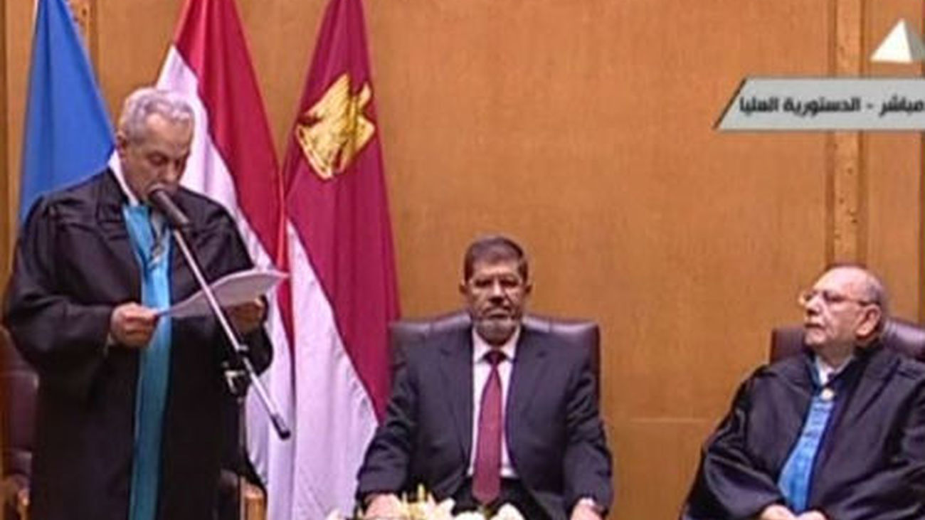 Mursi jura el cargo como presidente de Egipto