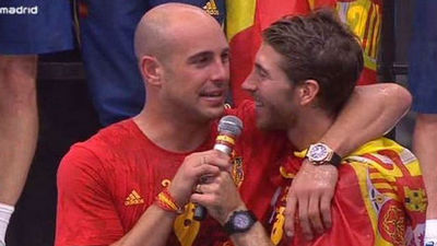 Pepe Reina pone el colofón a la celebración con su mítico discurso