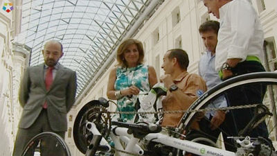 Un sueño olímpico: 1.800 km de Madrid a Londres con la fuerza de sus brazos