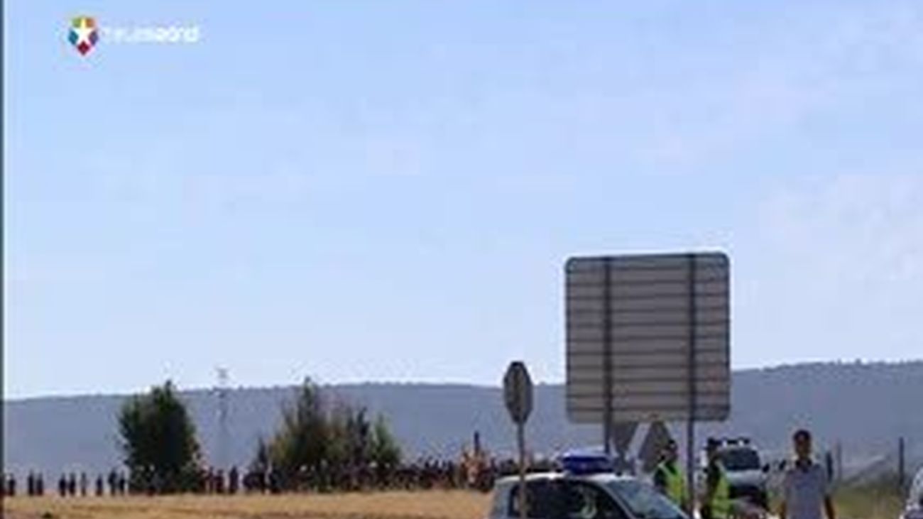 Cientos de personas reciben a los mineros en Alcalá y Collado Villalba