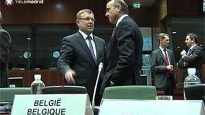 Bruselas prevé dar a España un año más para bajar déficit a cambio de "medidas adicionales"