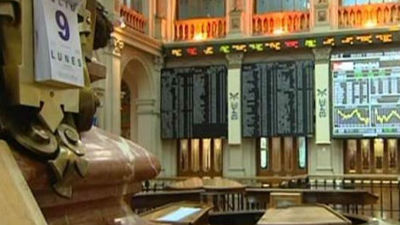 La bolsa baja un 0.75 % y la prima de riesgo se coloca en los 574 puntos