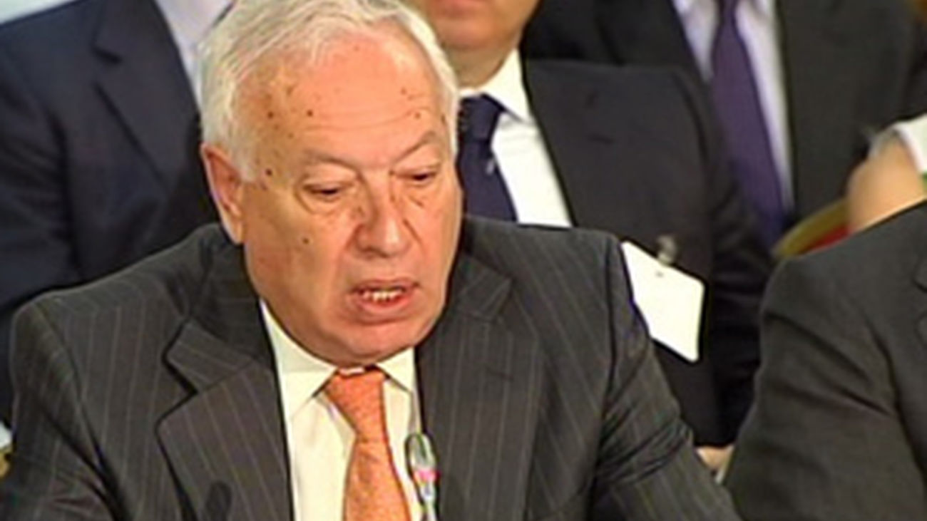 Margallo reivindica la memoria de las víctimas en la lucha antiterrorista