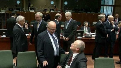 El Eurogrupo exige a Economía que transfiera poderes al Banco de España