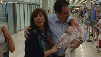 La familia de la niña apátrida llega a España para regularizar su situación