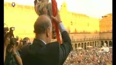 Salamanca aclama a su hijo predilecto Vicente del Bosque