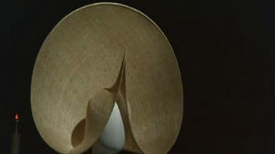 Philip Treacy: "La mujer latina tiene más sentido de la vida"