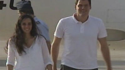 Aterrizan en Madrid los dos cooperantes liberados en Mali