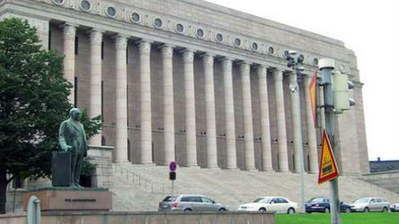 El Parlamento finlandés aprueba el rescate a la banca española