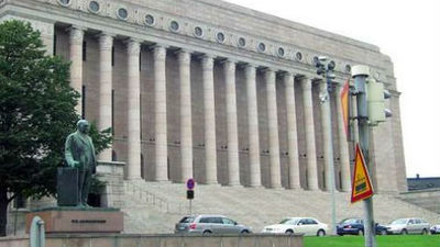 El Parlamento finlandés aprueba el rescate a la banca española