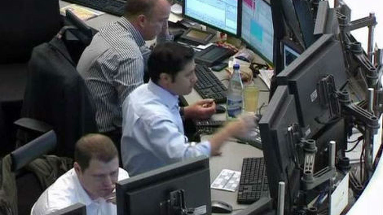 La prima se dispara hasta los 610 puntos y la bolsa cae un 5,82%