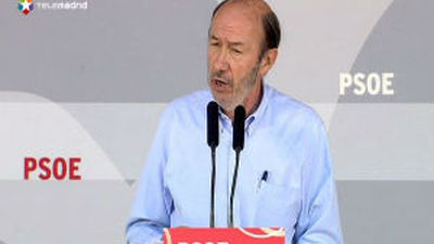 Rubalcaba ve al Gobierno "sordo, solo e incapaz" y sin dar "ni una"