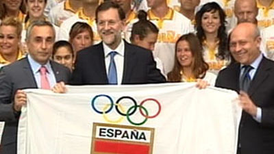 Rajoy rechaza el desánimo ante la crisis y apela a los valores del deporte