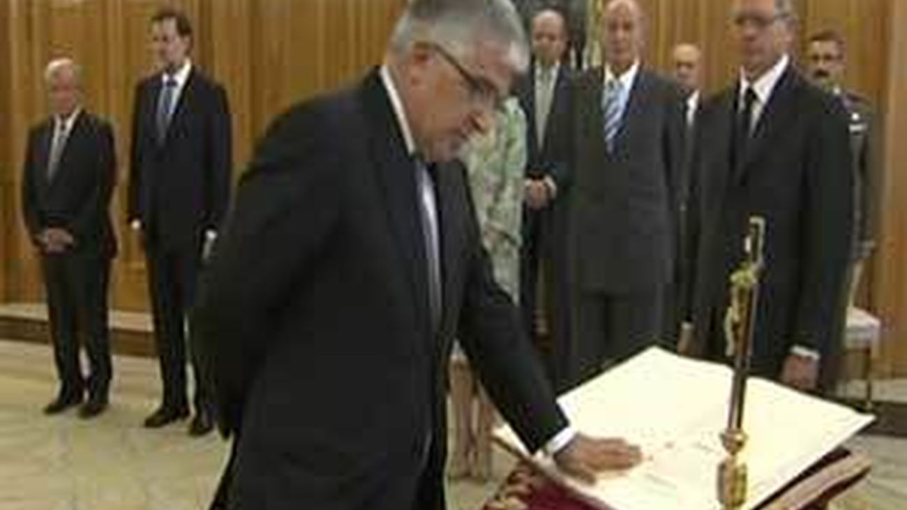 El Presidente del Supremo y los magistrados del Constitucional juran sus cargos ante los reyes