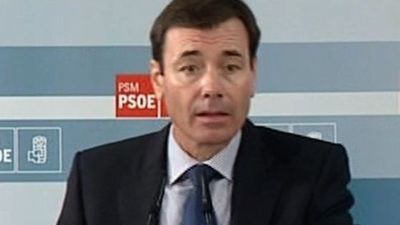 Gómez ve al Gobierno de Rajoy "inmerso en el descontrol  y el pánico, escondido"