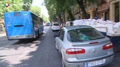 Los autobuses de la EMT denunciarán a los conductores que aparquen en el carril bus