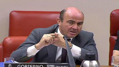 De Guindos descarta el rescate y pide actuaciones ante la "irracionalidad" de los mercados