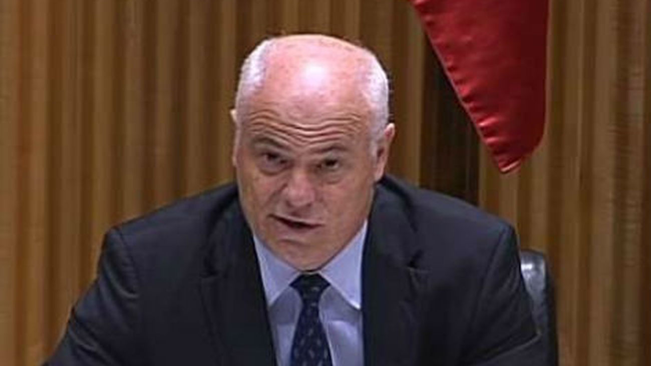 Campa admite  "errores y excesos" en la banca y exige "responsabilidades”