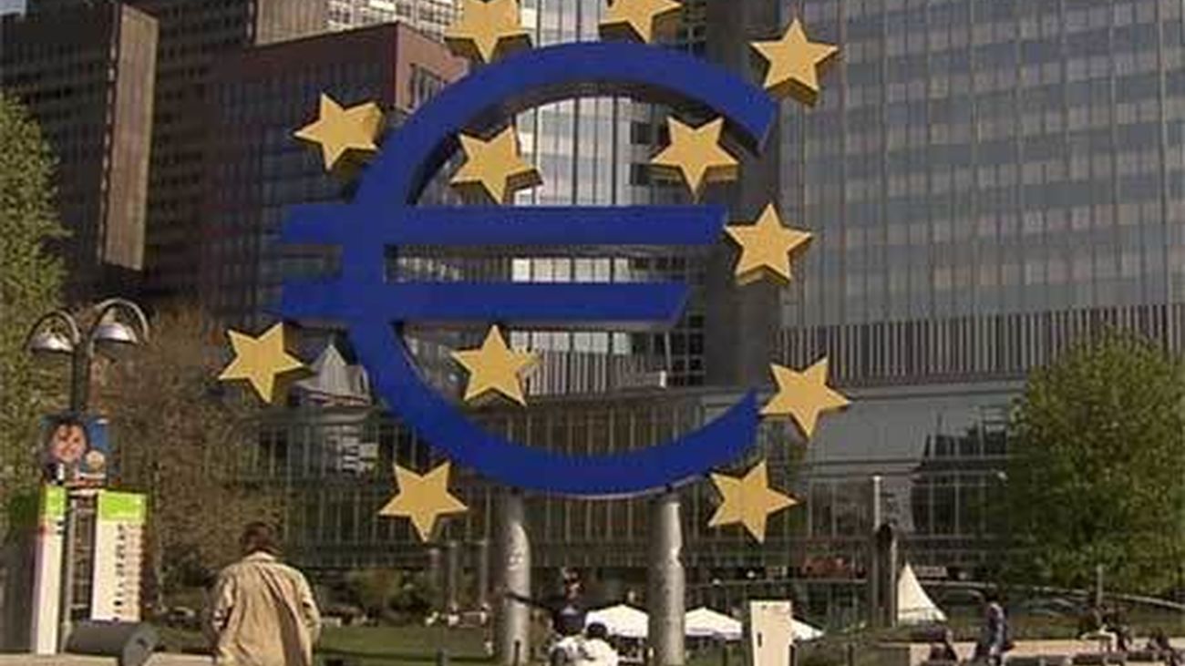 La Eurozona trata este lunes la situación en Grecia y la congelación de fondos a España