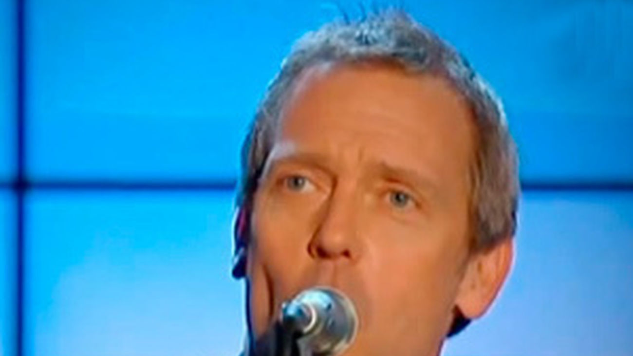 House cambia el bastón por la guitarra