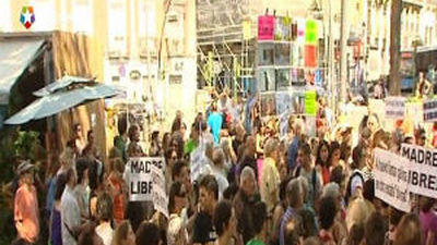 Un centenar de personas protestan por la reforma en la ley del aborto