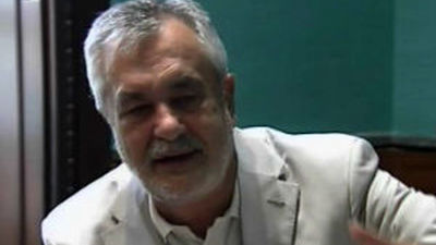 Griñán dice que "en absoluto" se plantea dirigir el PSOE