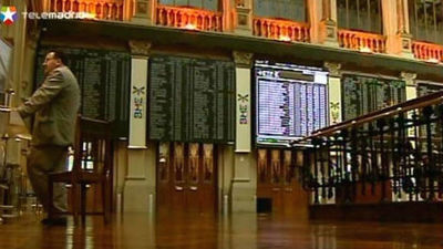 El Ibex cierra casi plano (+0,12%) y no consigue  salir de mínimos anuales