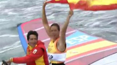 Marina Alabau da el primer oro a España