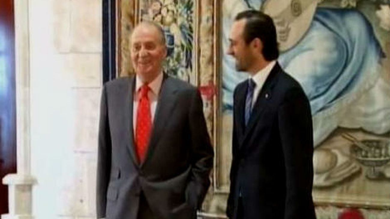 El rey muestra su preocupación porque no será fácil salir de la crisis