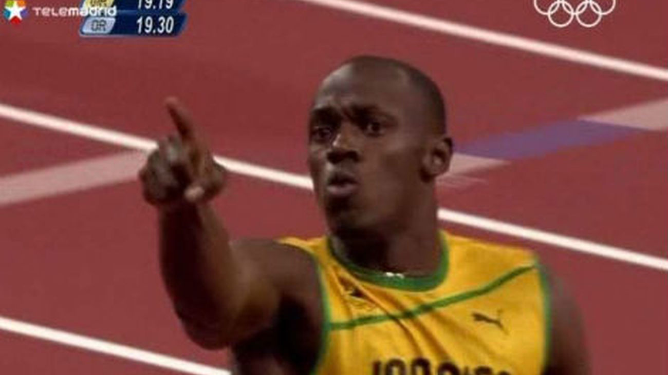 Bolt irrumpe en la leyenda al repetir su vistoria en 100 y 200 metros