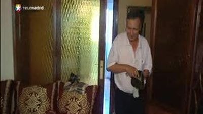 La peseta, contante y sonante en los bares y tiendas madrileñas de El Álamo