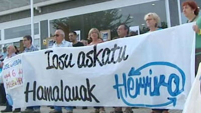 Ya son 225 etarras en huelga, pero Prisiones detecta casos de comida en las celdas