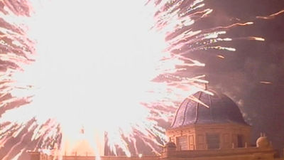 Tres heridos graves y 20 leves al prender un cohete antes  de tiempo en la Nit de L'Alba de Elche