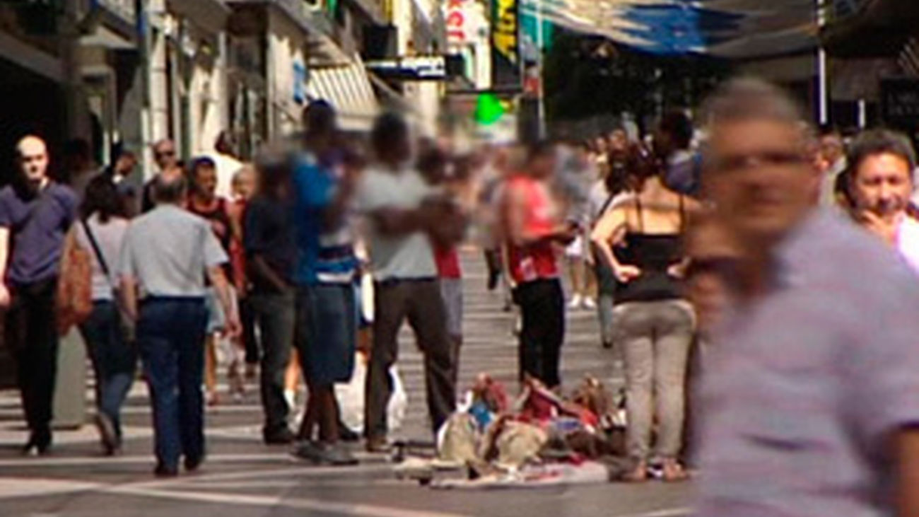 Los manteros toman la calle Preciados