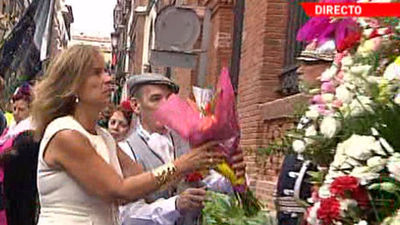 Ana Botella abre las fiestas de La Paloma con la ofrenda floral