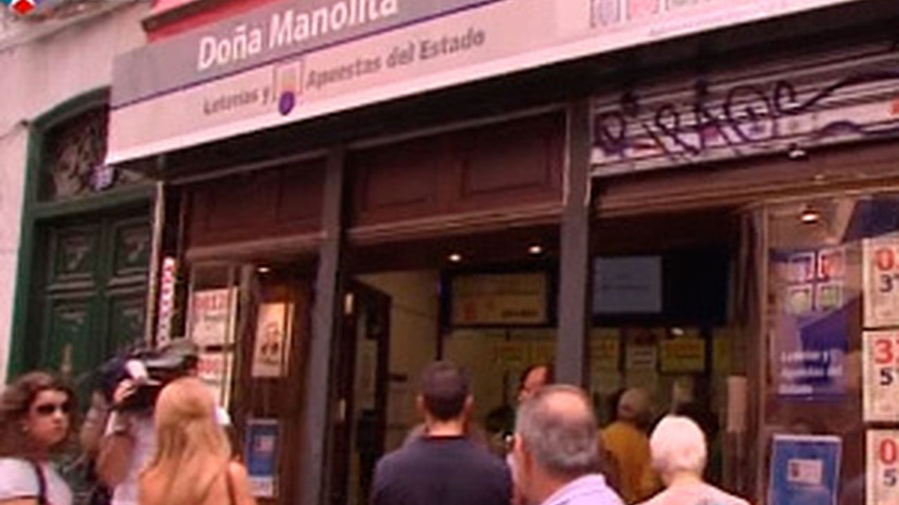 Colas para comprar Lotería de Navidad