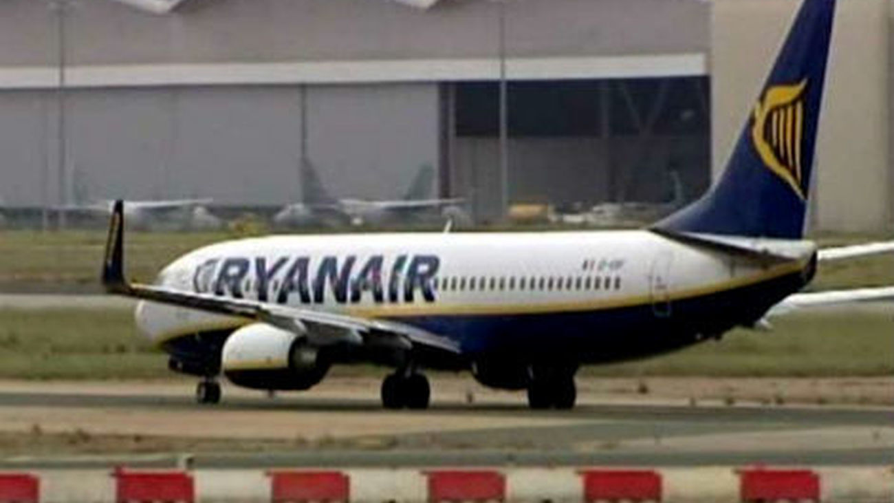 Fomento "tomará las decisiones"  una vez concluida la investigación sobre Ryanair